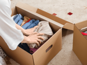 【捨てずにスッキリ】断捨離した服を処分する方法